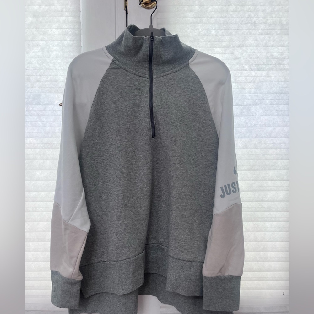 Nike Gray and White quarter zip Size